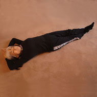 天と地をつなぐポーズ